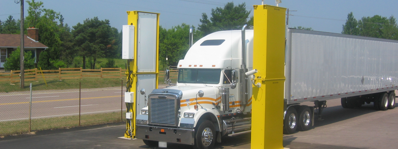 FlexSpec Portal Monitors with truck driving through