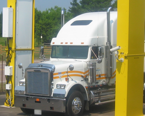 FlexSpec Portal Monitor with truck driving through.